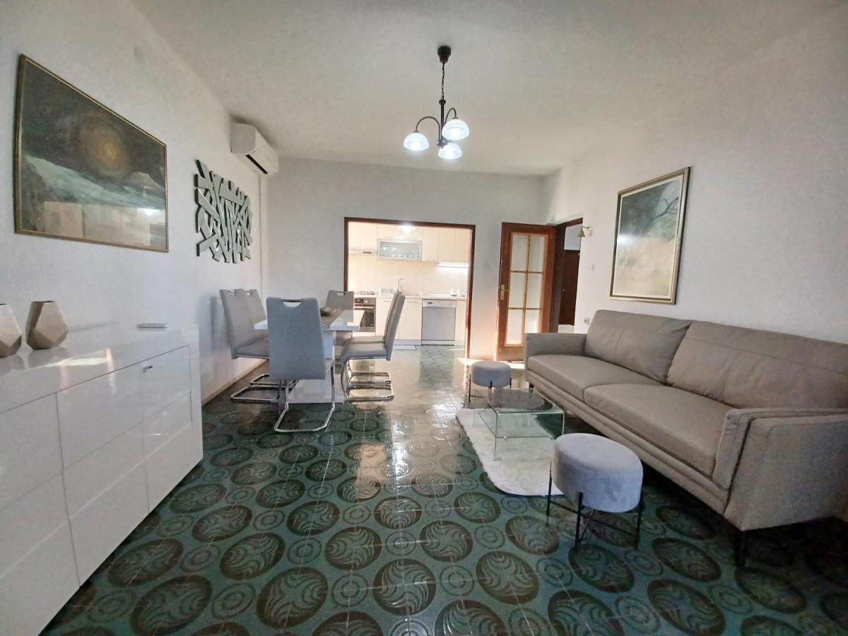 Apartment Lorenzo Трогир Екстериор снимка